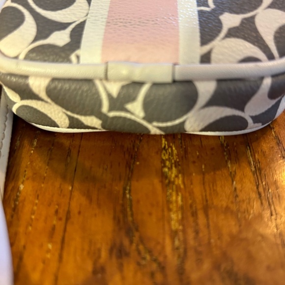 Coach Small Wristlet Gray & White w/ Pink Stripe NWOT!! - Picture 12 of 13